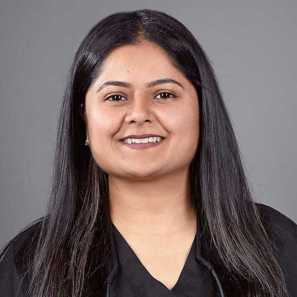 Dr. Saumya Parashar Micro-Endodontist